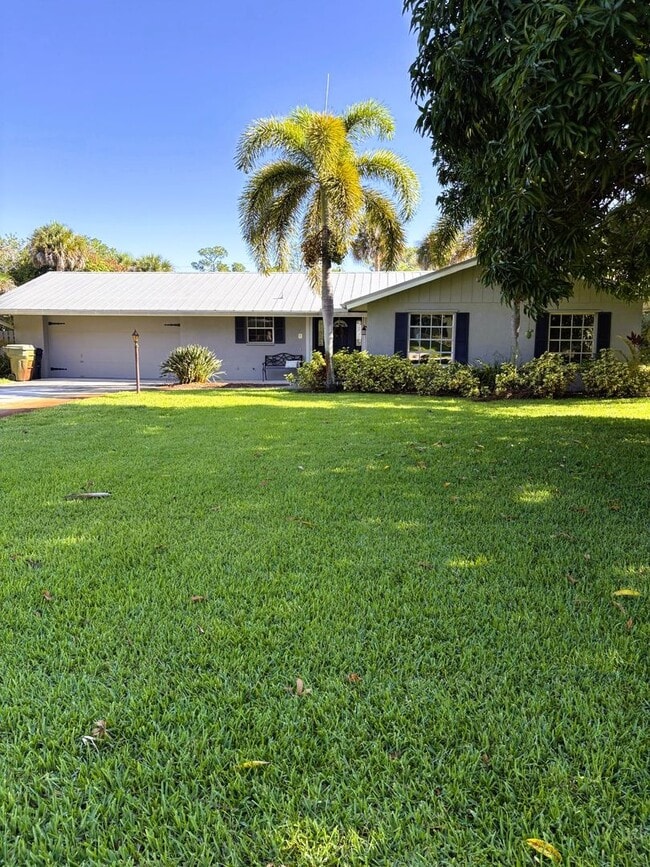 Building Photo - 3/2/2 POOL home in Stuart on 3/4 acre--NO HOA!
