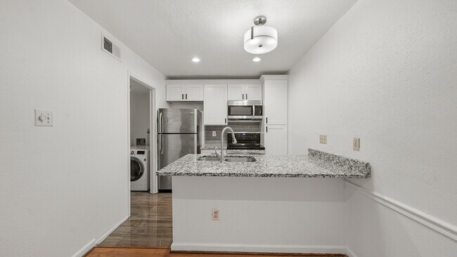 Building Photo - 2100 Wilcrest Dr