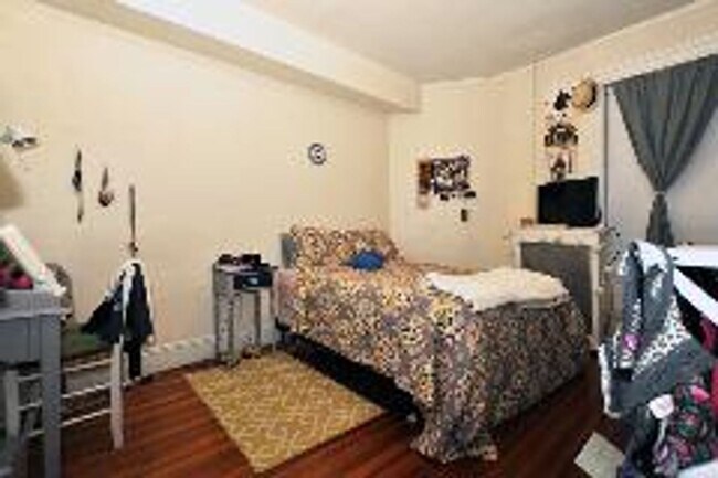 Building Photo - Spacious, Sunny and Renovate Cleveland Circle 4 Bed/2 Bath w/Porch on Strathmore Rd for 9/1/2026