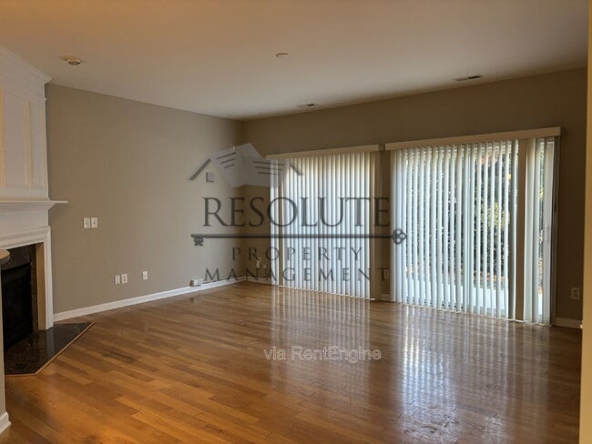 Building Photo - 7149 Racine Way