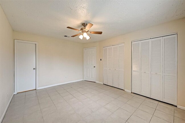 Building Photo - 17435 Glenmorris Dr