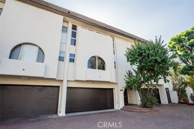 Building Photo - 5216 Lindley Ave