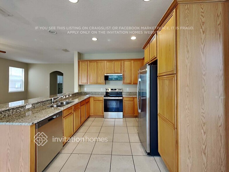 Building Photo - 2101 Cedar Garden Dr