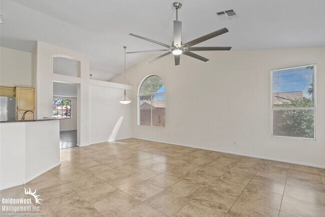 Building Photo - Charming 3Bdm 2Ba Home with Private Backyard!