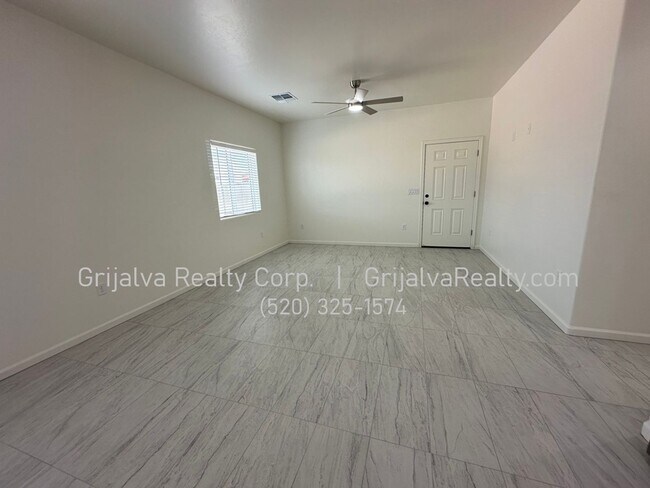 Building Photo - 4519 S 7th Ave