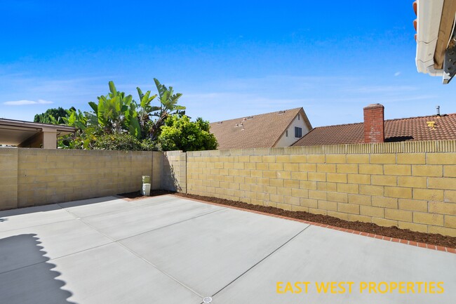 Building Photo - 5012 Greencap Ave