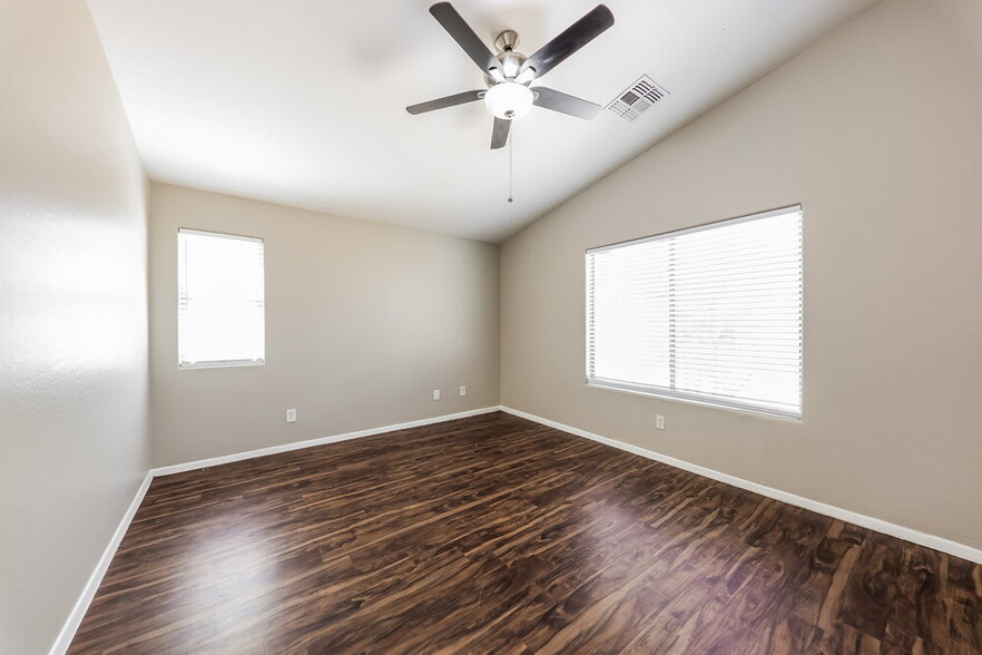 Building Photo - 2040 S 86th Ln