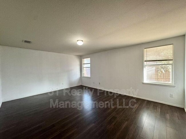 Building Photo - 9832 Dartmouth Dr