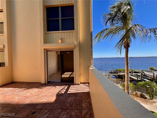 Building Photo - 4015 SE 20th Pl