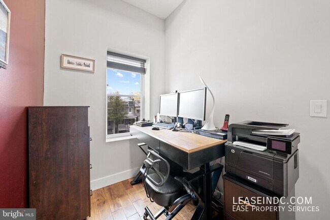 Building Photo - 1272 Oates St NE