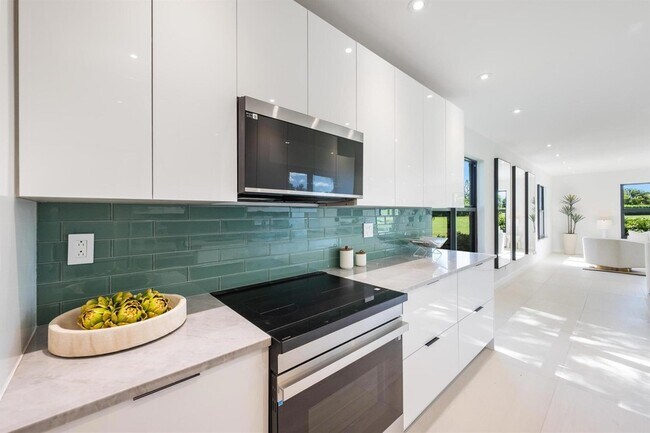 Building Photo - 800 Greensward Ct