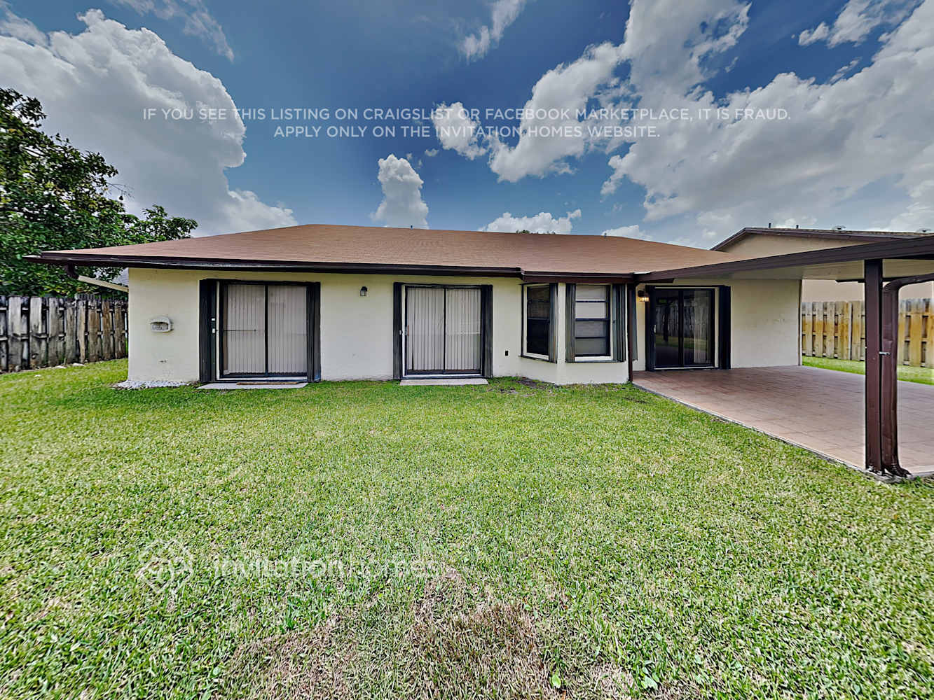 Building Photo - 9701 NW 33rd Manor