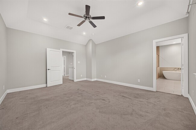 Building Photo - 8802 Hollister Pine Ct
