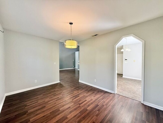 Building Photo - 1936 Cartier Ruby Ln