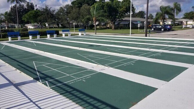 Building Photo - 180 High Point Terrace E