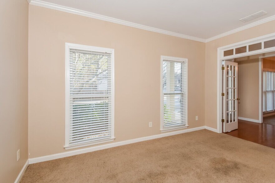 Building Photo - 9120 Waterford Ln