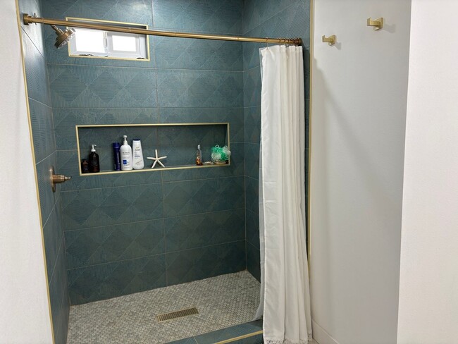 Building Photo - Charming Studio in El Cajon