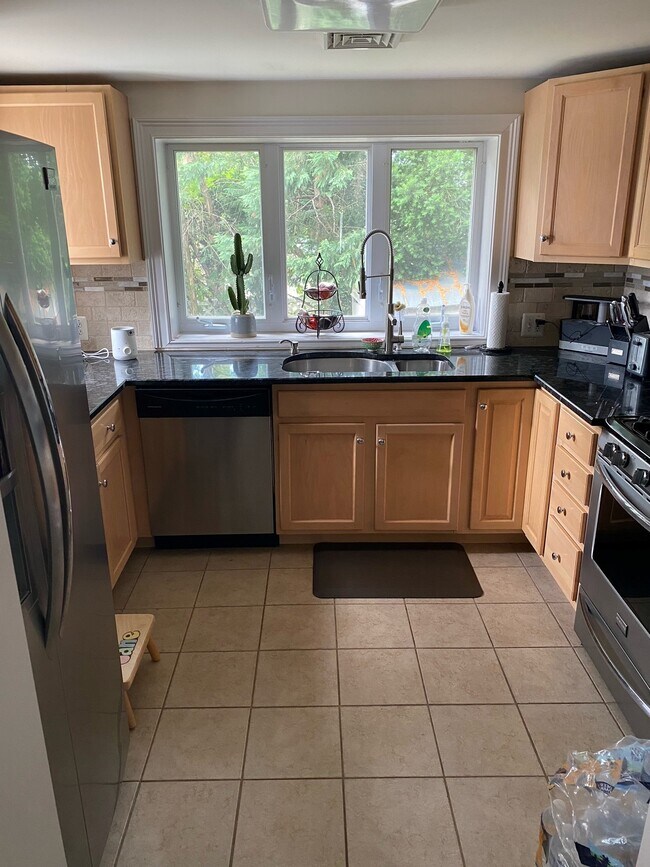 Building Photo - 138 Wilson Ave