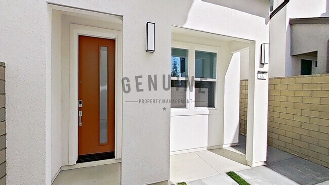 Building Photo - Spacious 4Bd 4Ba Tri-Level Home in Luna Park Community in Irvine