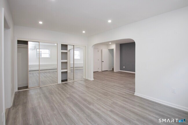 Building Photo - 2879 Fairfield Ave