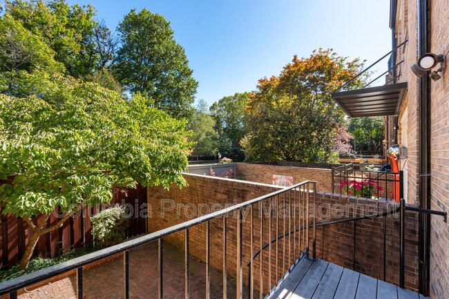 Building Photo - 706 6th St SW