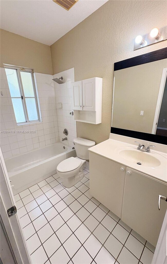 Building Photo - 8361 NW 107 Ct