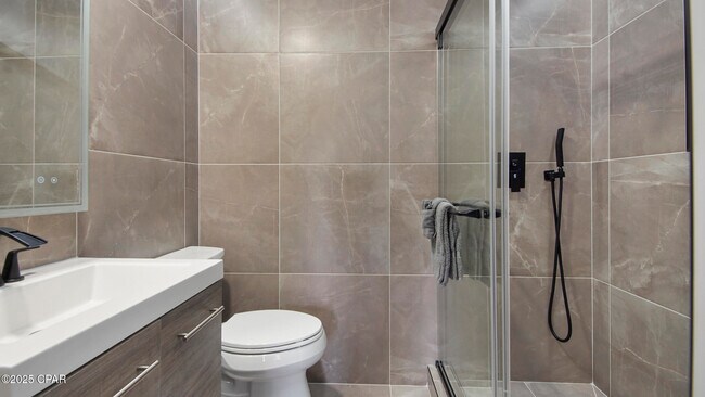 Building Photo - 131 Kimberly Dr