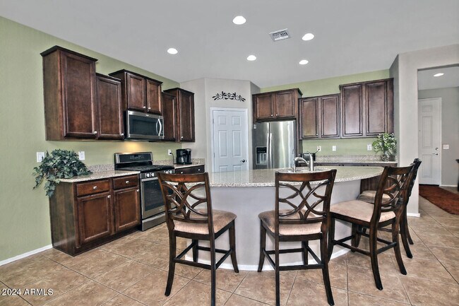 Building Photo - 4394 N Hummingbird Dr