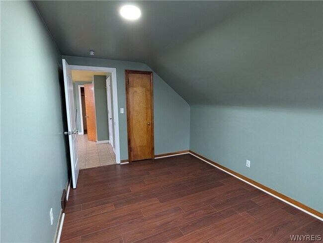 Building Photo - 162 Stewart Ave