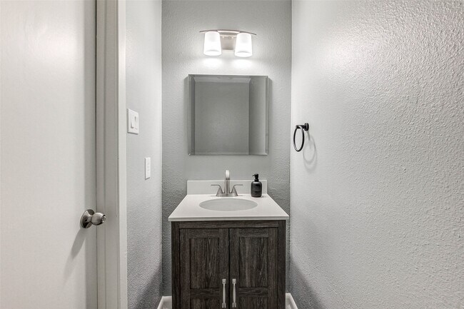 Building Photo - 6406 Ferris Dr