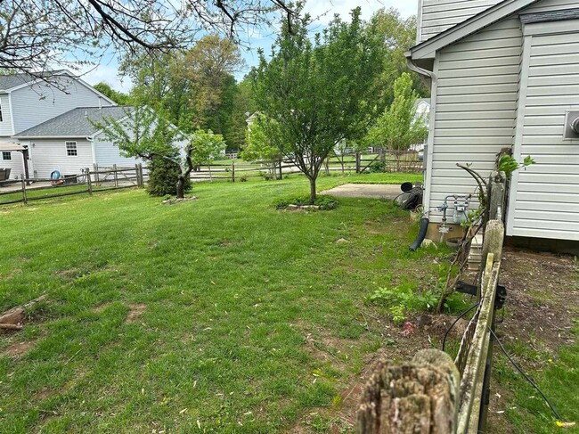 Building Photo - 389 Meadow Springs Dr