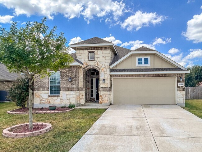 Primary Photo - Contemporary 3-Bedroom Near Randolph AFB