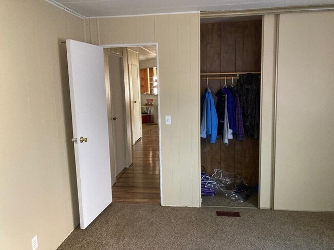 Building Photo - 680 Dutch Creek Rd