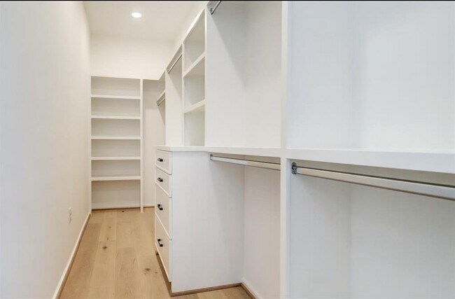 Building Photo - 4109 Castor St
