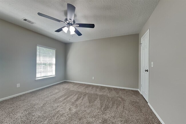 Building Photo - 5 Regency Ct