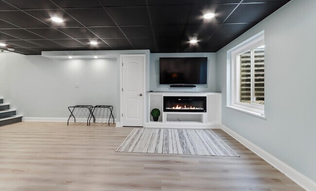 Building Photo - 1631 Smith Ln