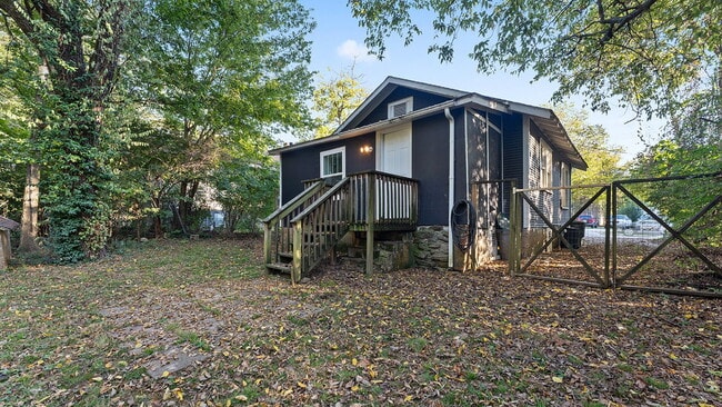 Building Photo - Super Cute One bedroom - Arts and Crafts s...