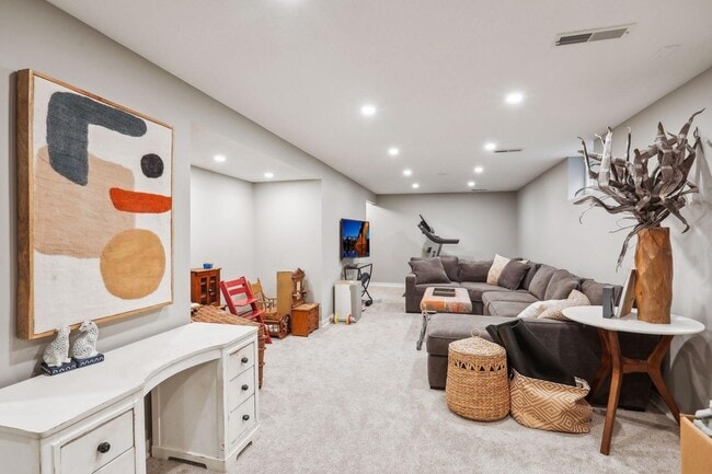 Building Photo - 4237 Ottawa Ave S