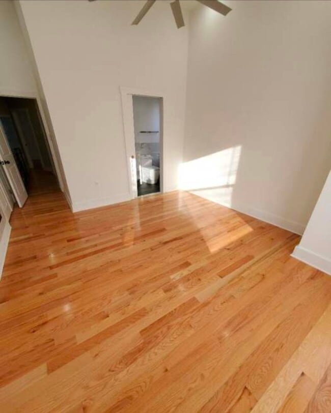 Building Photo - 5425 Catharine St