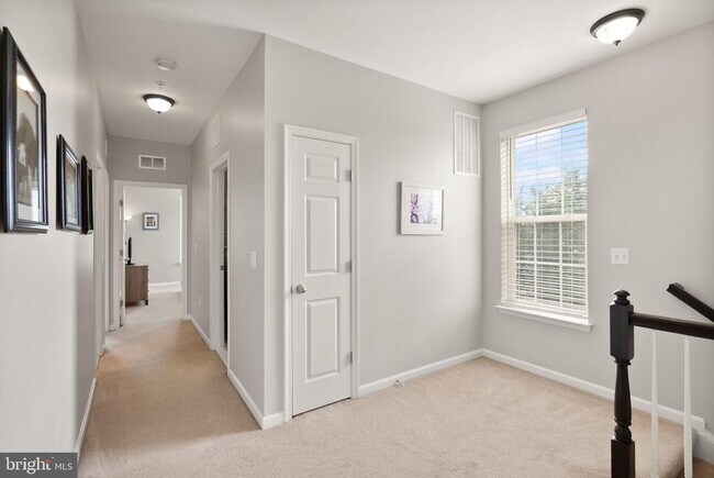 Building Photo - 9502 Lee Ct