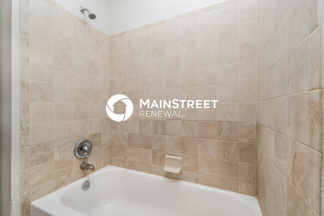 Building Photo - 3 Bedroom Pet-Friendly Home in Jacksonville, FL with Main Street Renewal