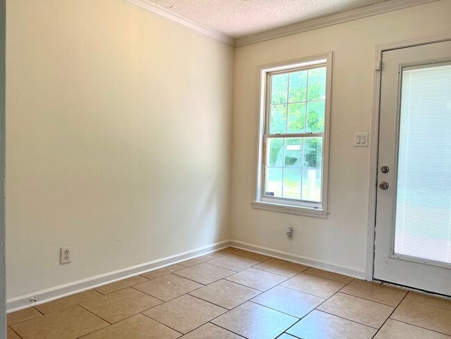 Building Photo - 1047 Shadow Ridge Ave