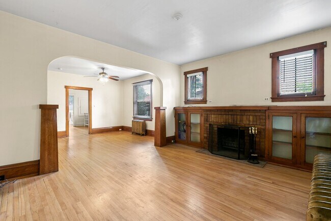 Building Photo - 264 S Lafayette St