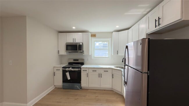Building Photo - 120 Linden Ave