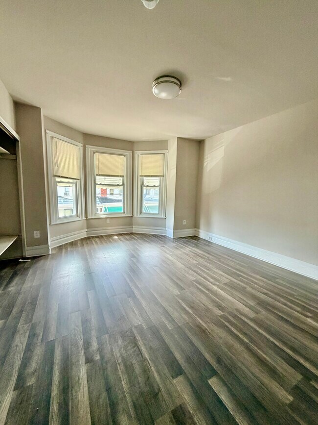 Building Photo - 27 N Edgewood St