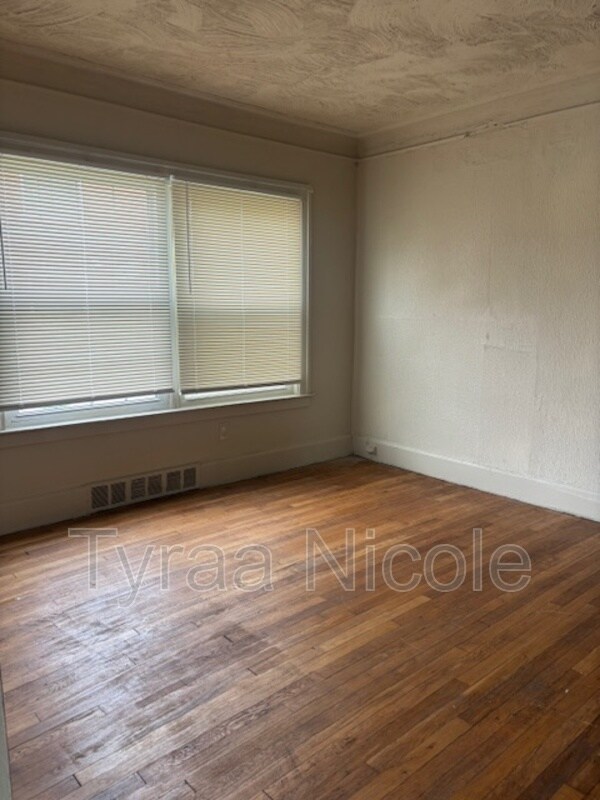 Building Photo - 1200 Lenox St