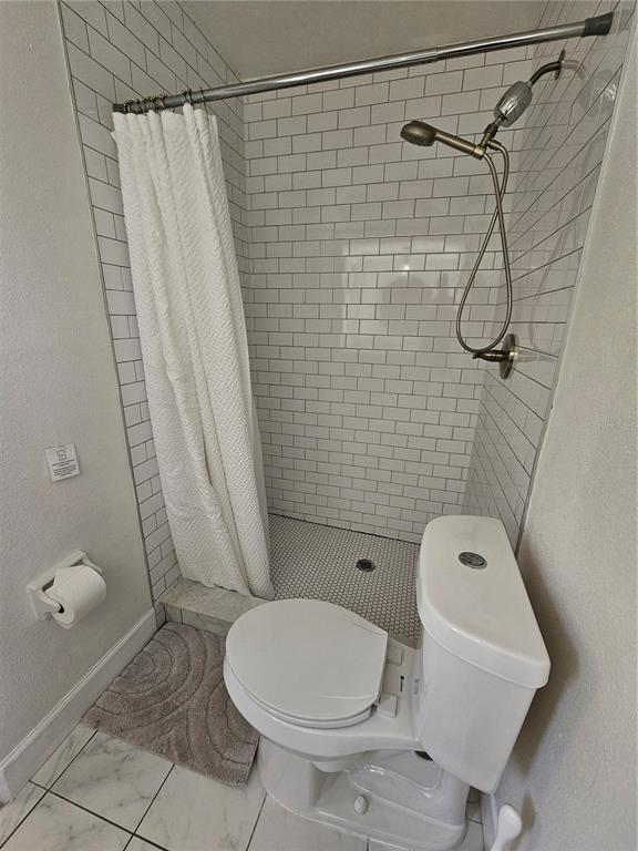 Building Photo - 6442 Colonial Dr