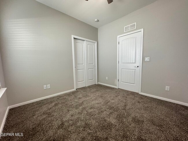 Building Photo - 13852 Paseo Alegre Ave