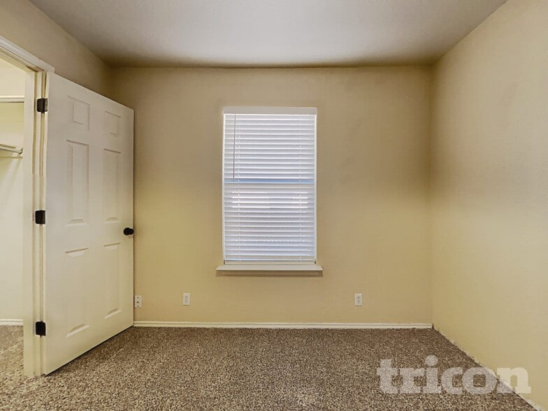 Building Photo - 9607 Kennebec Way