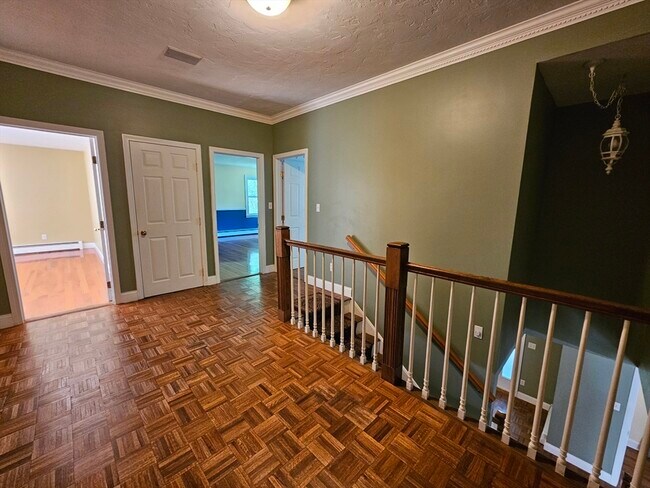 Building Photo - 144 Parmenter Rd